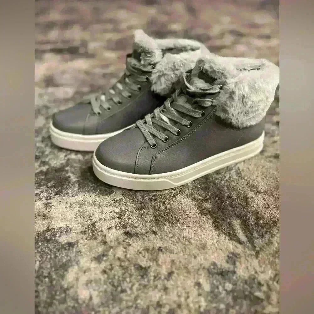 Koolaburra by UGG womens Sundell Fuzz Chukka NEW
